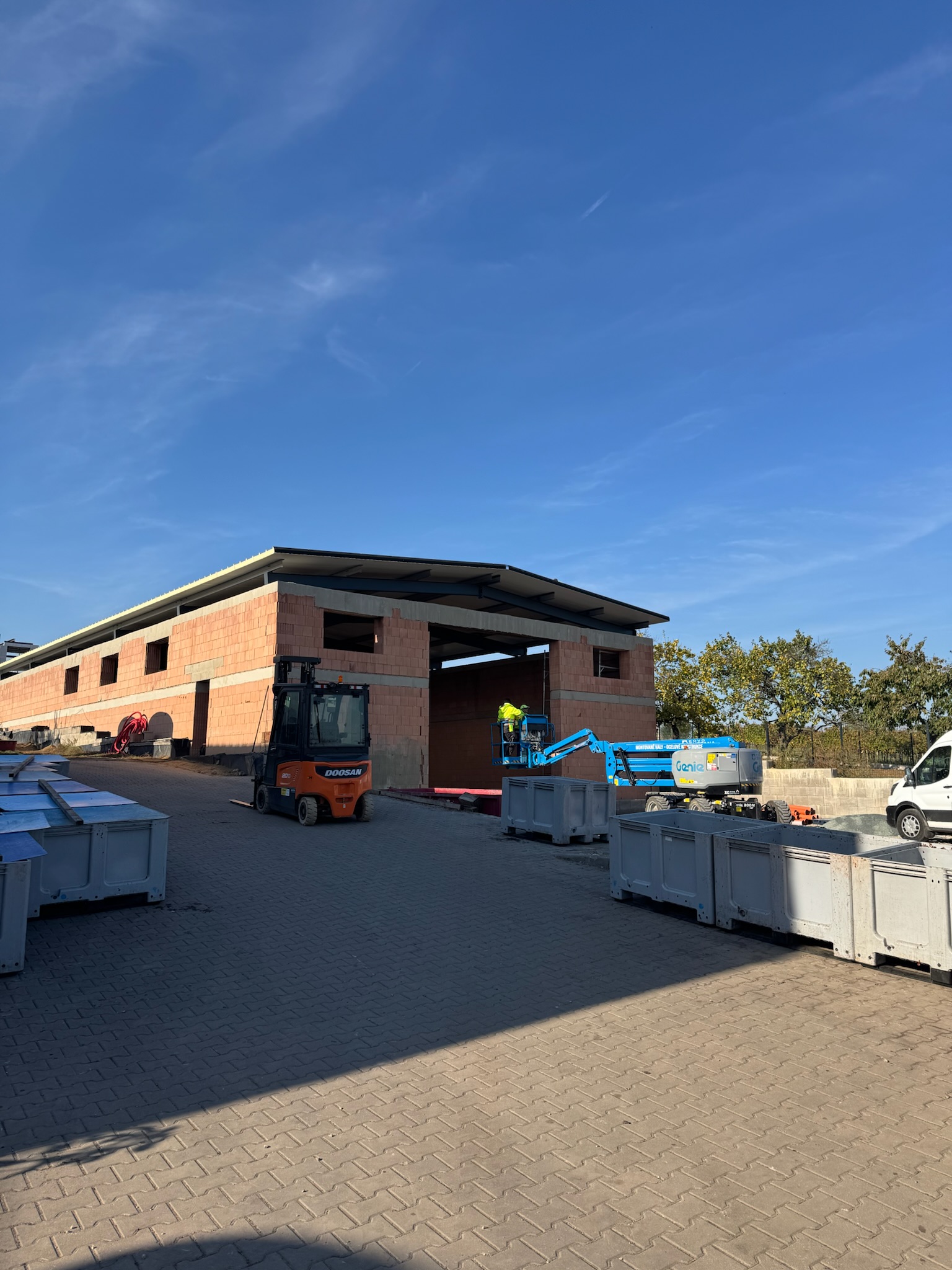 Rosteme. Stavíme novou halu pro budoucnost vinařství Holánek